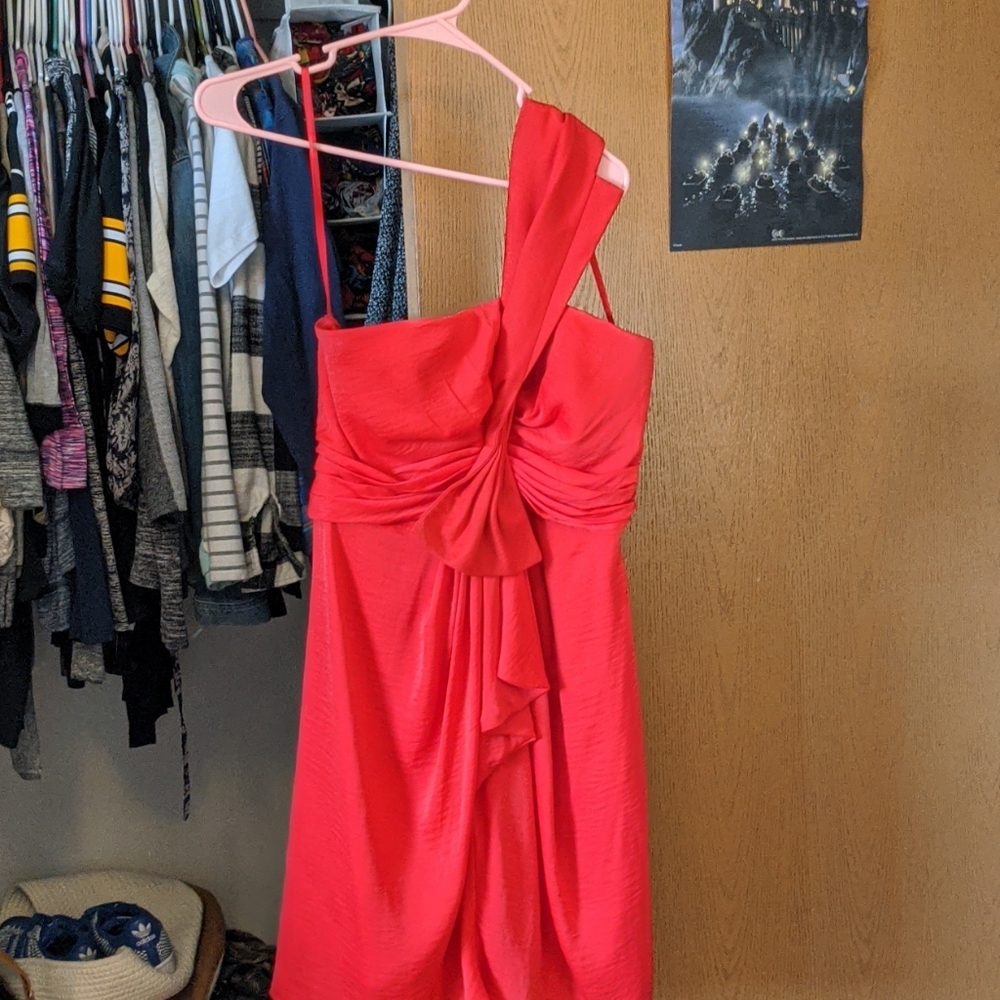 BCBG MAXAZRIA Red size 8